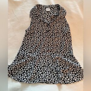 CAbi Black and White Floral Blouse size S, 
sleeveless, buttons